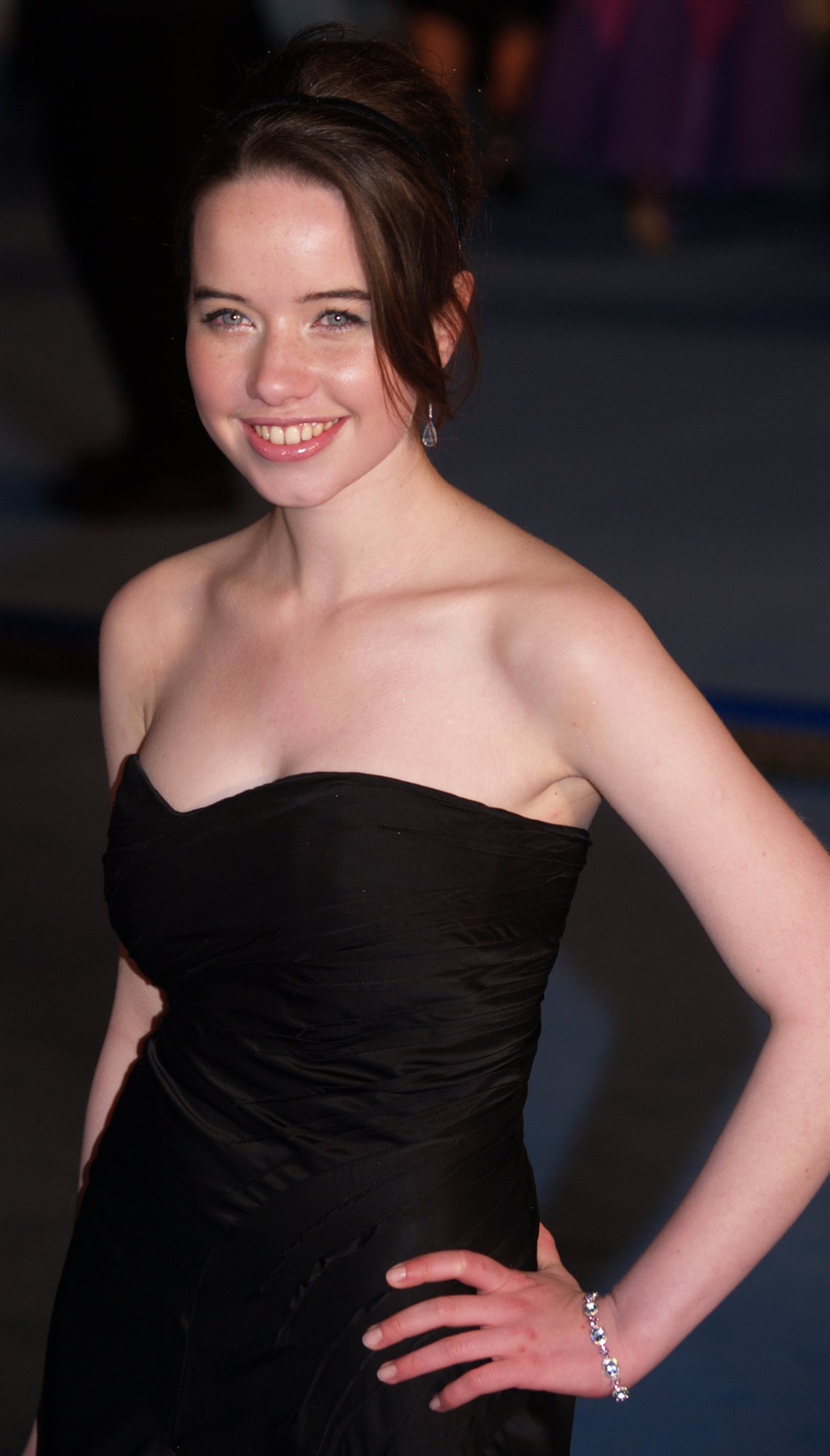 Анна Попплуэлл (Анна Popplewell)