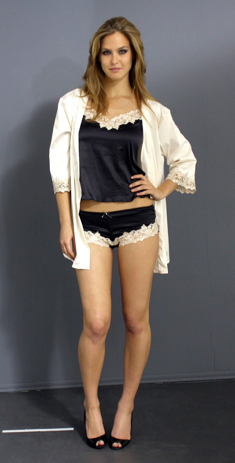 Бар Рафаэли (Бар Refaeli)