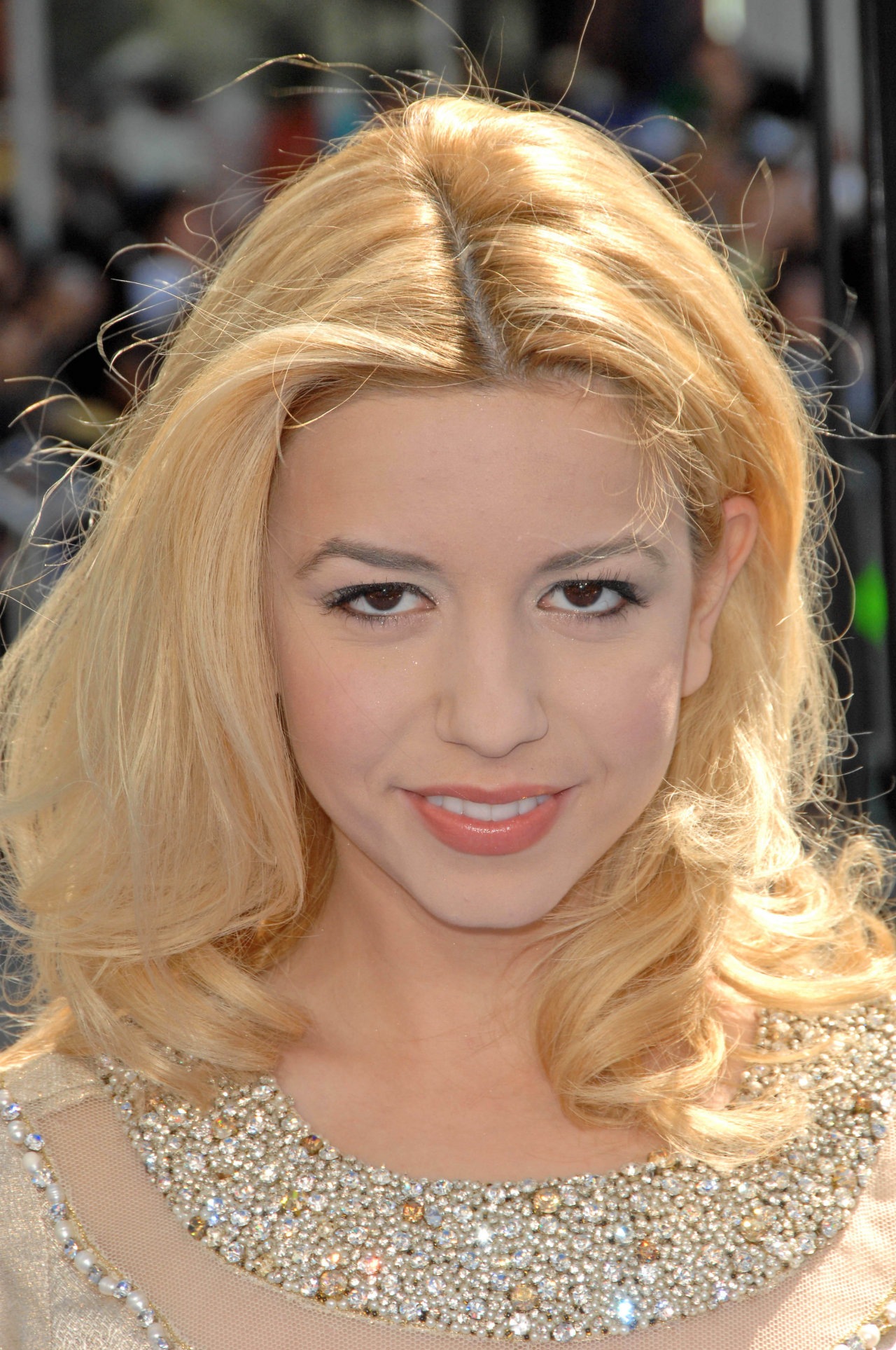 Масиела Луша (Masiela Lusha)