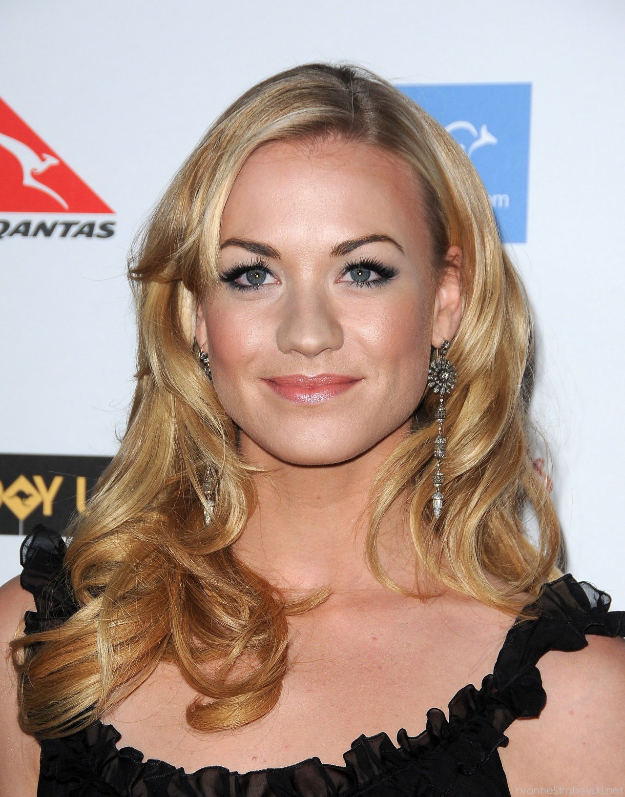 Ивонн Страховски (Ивонн Strahovski)