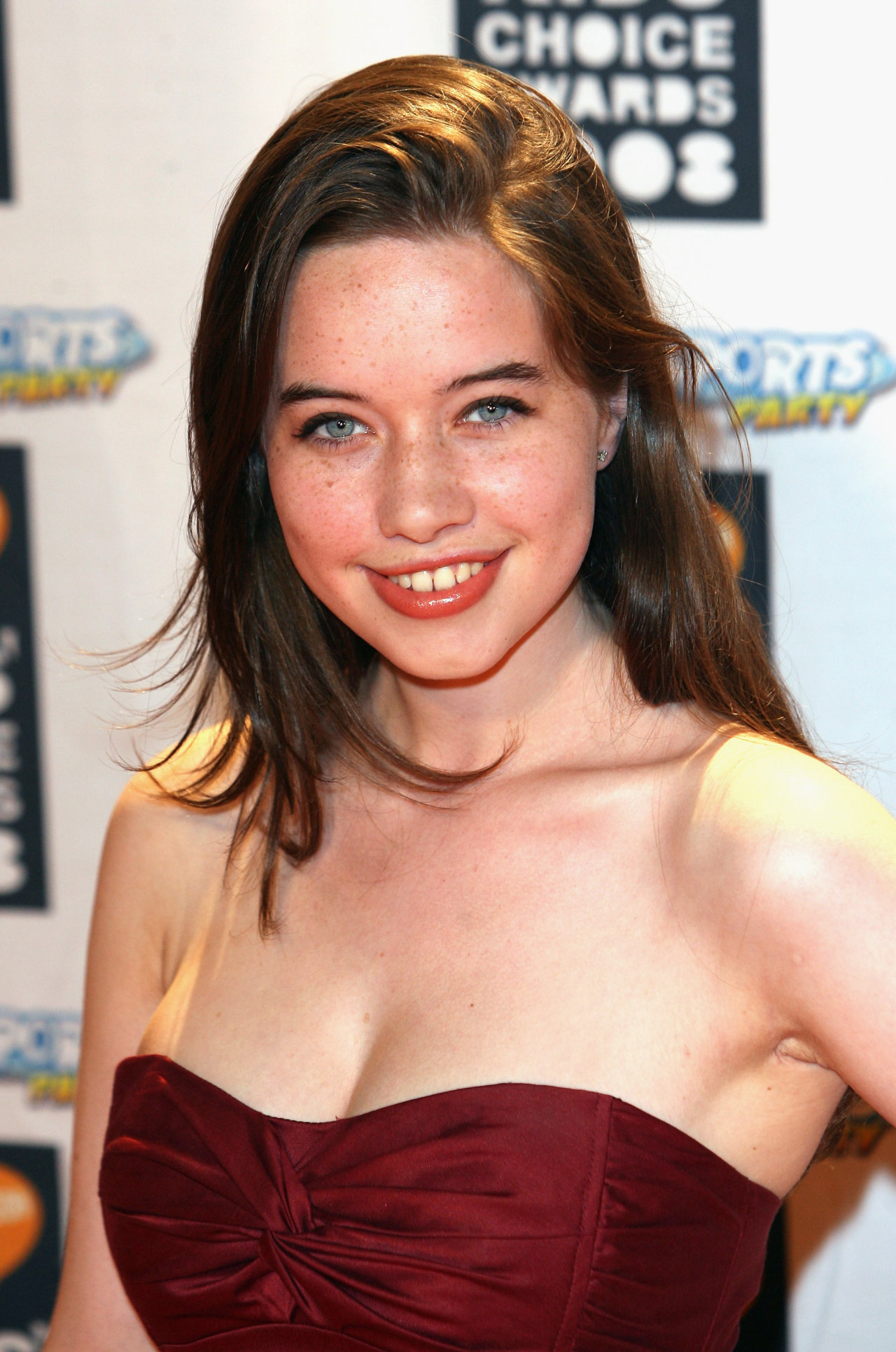 Анна Попплуэлл (Анна Popplewell)