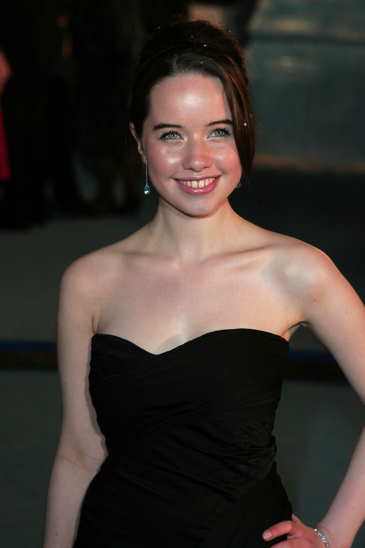 Анна Попплуэлл (Анна Popplewell)