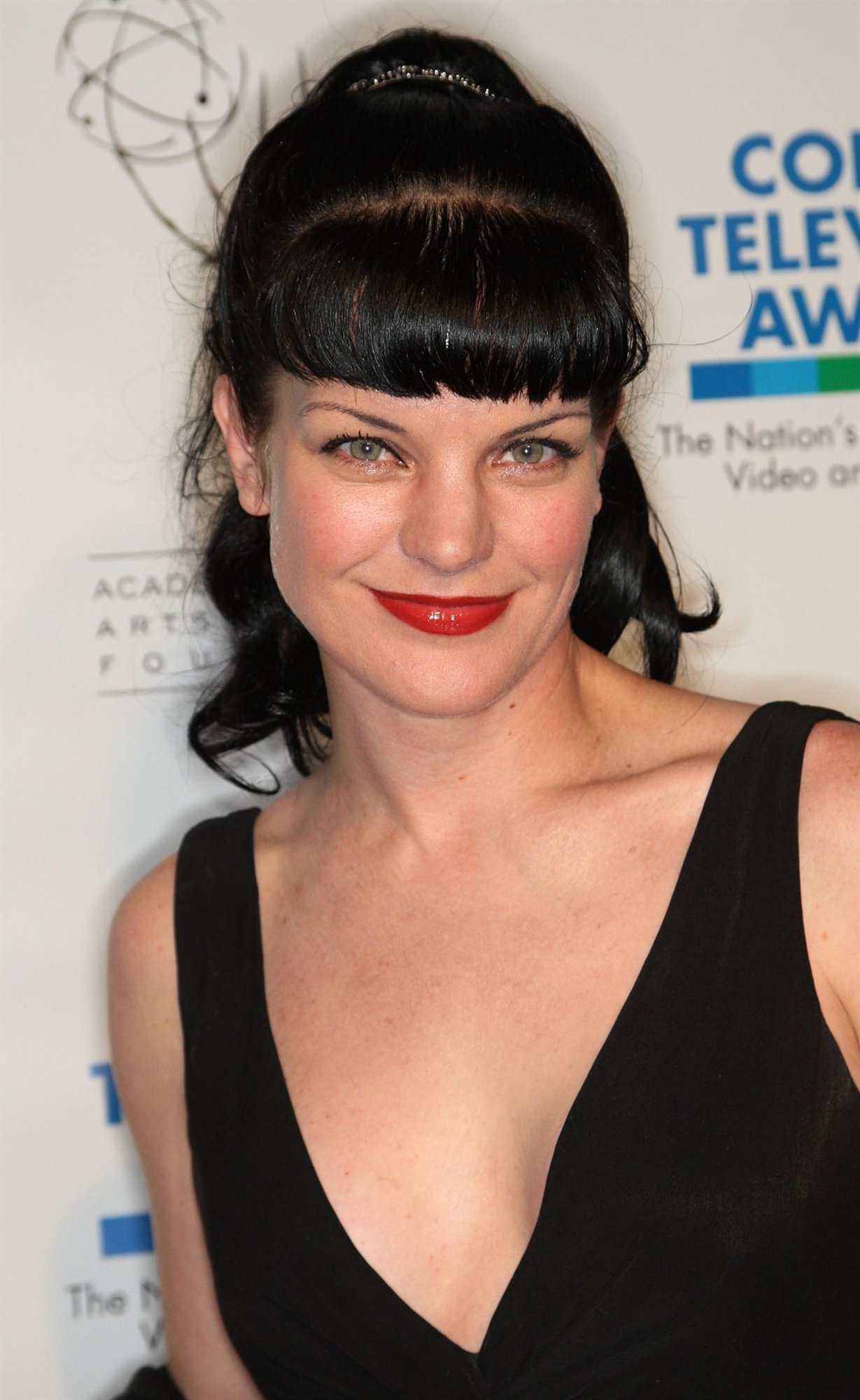 Поли Перретт (Pauley Perrette)