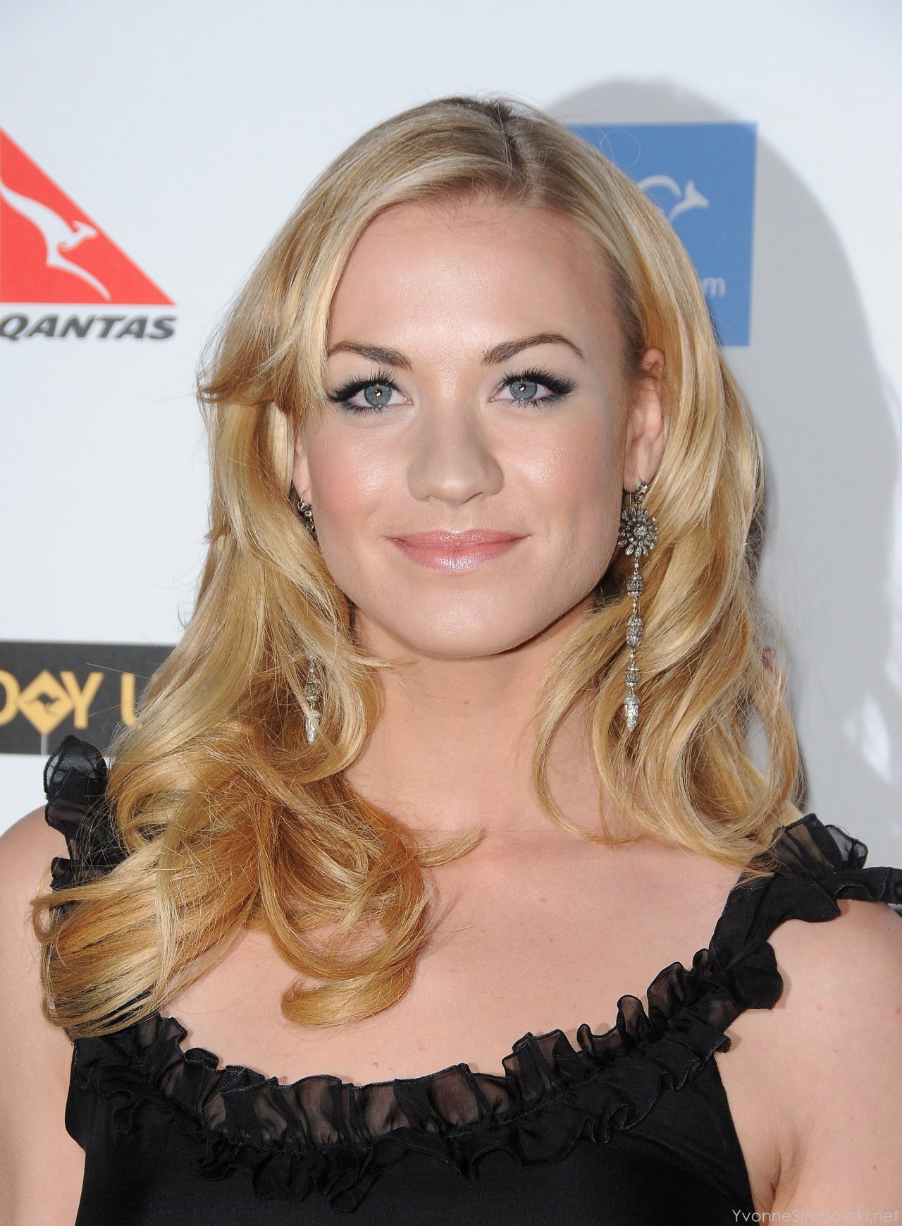 Ивонн Страховски (Ивонн Strahovski)