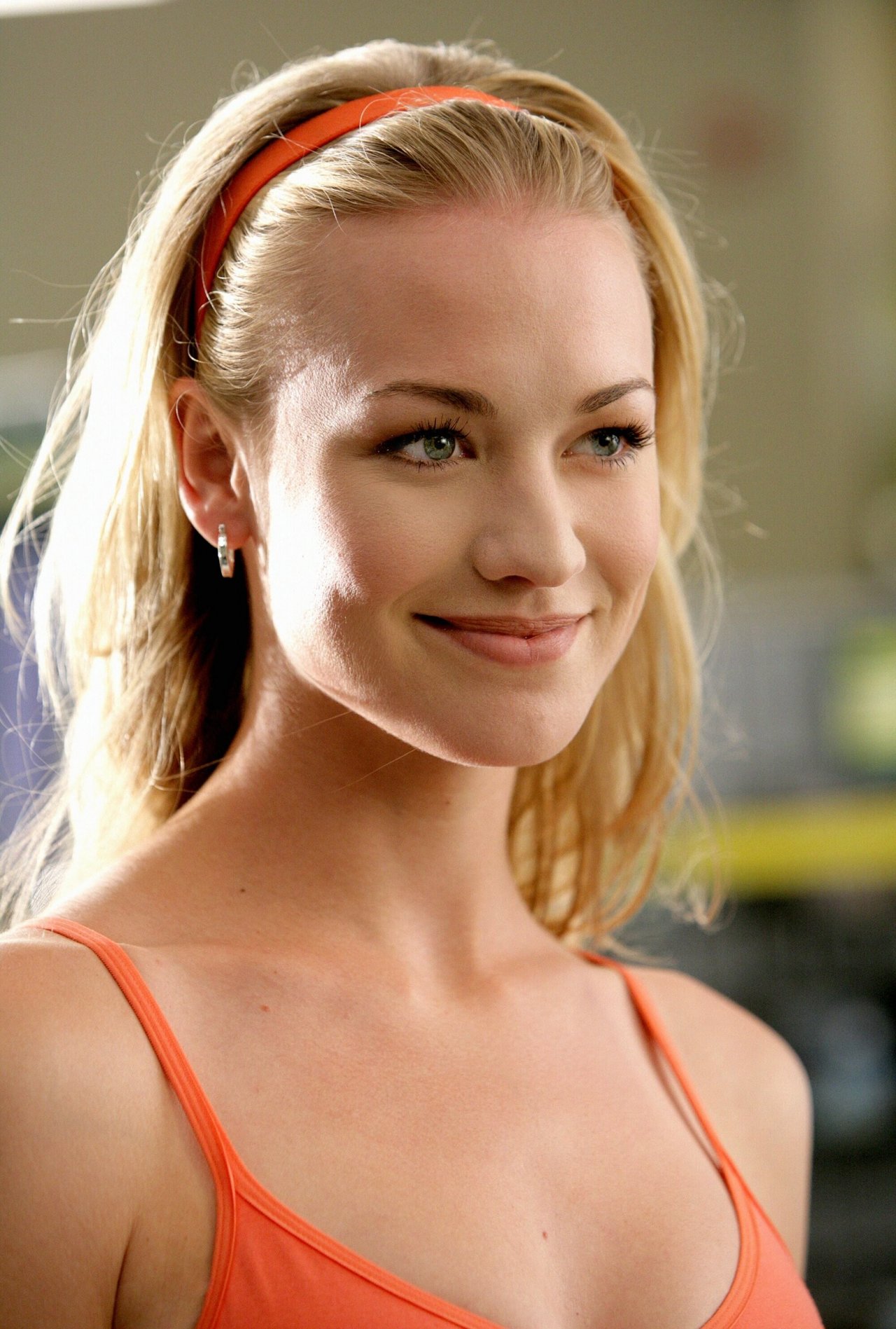 Ивонн Страховски (Ивонн Strahovski)