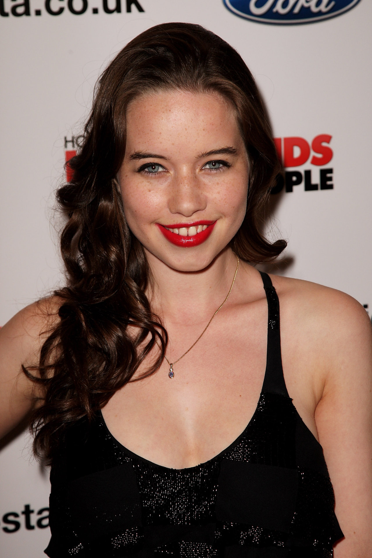 Анна Попплуэлл (Анна Popplewell)